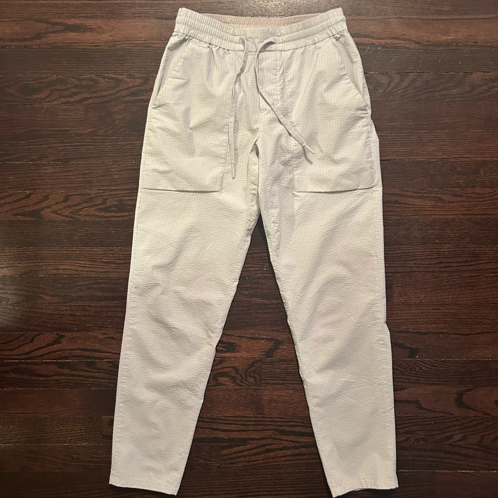 Lululemon Men’s Bowline Pant in Dove Grey